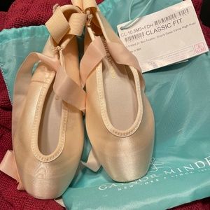 Gaynor Minden pointe shoes
